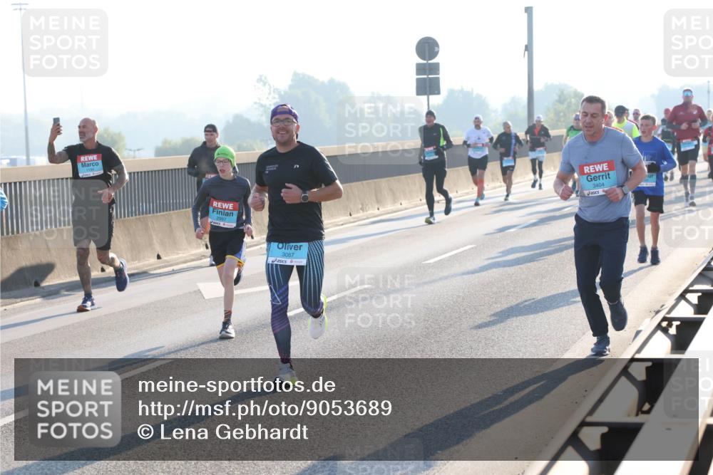 03.10.2025 - Köhlbrandbrückenlauf Lena Gebhardt http://msf.ph/oto/9053689 03.10.2025 09:16:12 Position 1 2997, 3087, 3404 meine-sportfotos.de