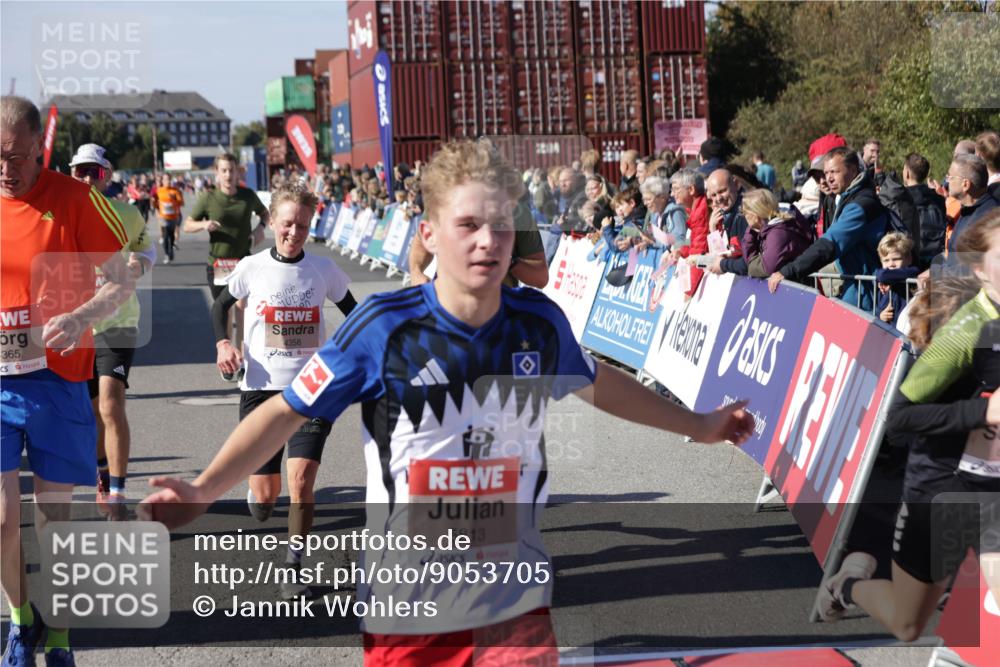 03.10.2025 - Köhlbrandbrückenlauf Jannik Wohlers http://msf.ph/oto/9053705 03.10.2025 13:09:36 Ziel 4212, 4262, 4298, 4358, 4365, 4502, 4614, 5803, 5813, 5907, 6379, 6438, 6481, 6667, 6803 meine-sportfotos.de