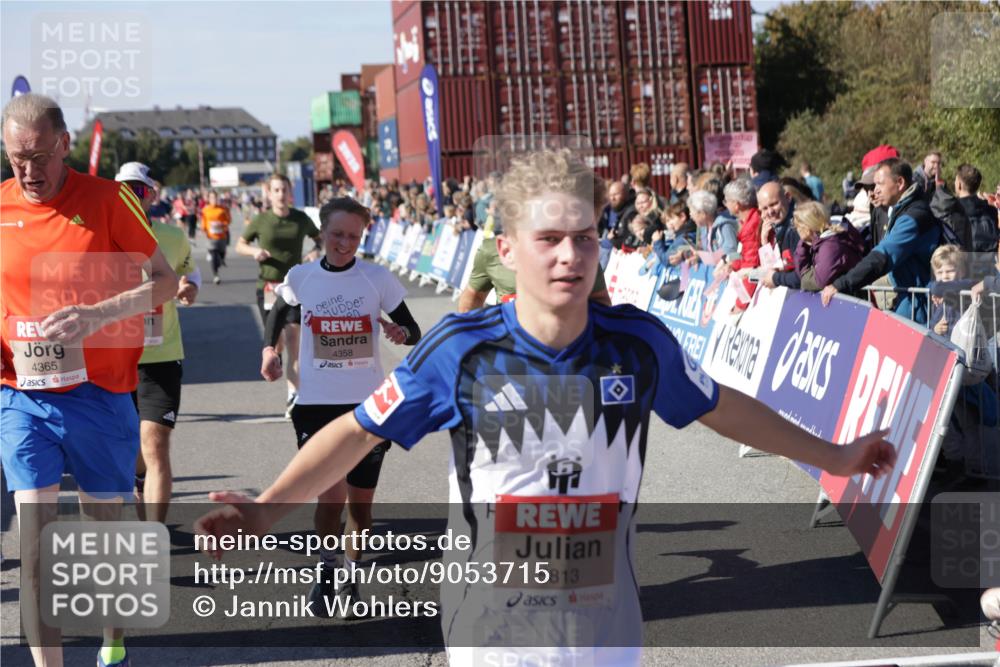 03.10.2025 - Köhlbrandbrückenlauf Jannik Wohlers http://msf.ph/oto/9053715 03.10.2025 13:09:36 Ziel 4212, 4262, 4298, 4358, 4365, 4502, 4614, 5803, 5813, 5907, 6379, 6438, 6481, 6667, 6803 meine-sportfotos.de