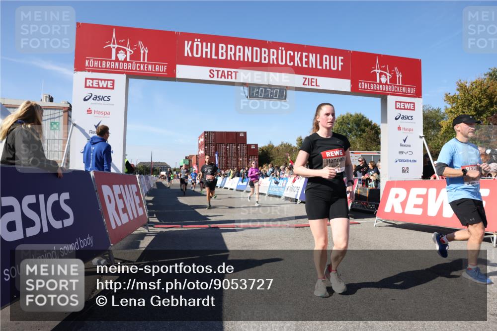 03.10.2025 - Köhlbrandbrückenlauf Lena Gebhardt http://msf.ph/oto/9053727 03.10.2025 13:07:01 Ziel 4152, 4249, 4451, 4588, 4804, 5963, 6065, 6423, 6427, 6745, 6799, 6822 meine-sportfotos.de