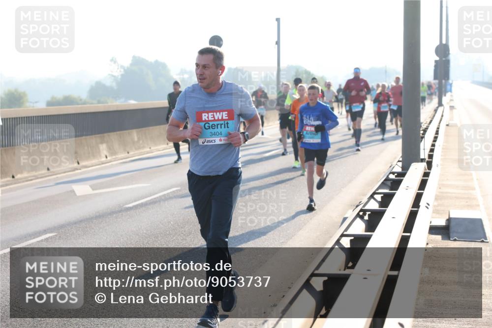 03.10.2025 - Köhlbrandbrückenlauf Lena Gebhardt http://msf.ph/oto/9053737 03.10.2025 09:16:14 Position 1 3404 meine-sportfotos.de