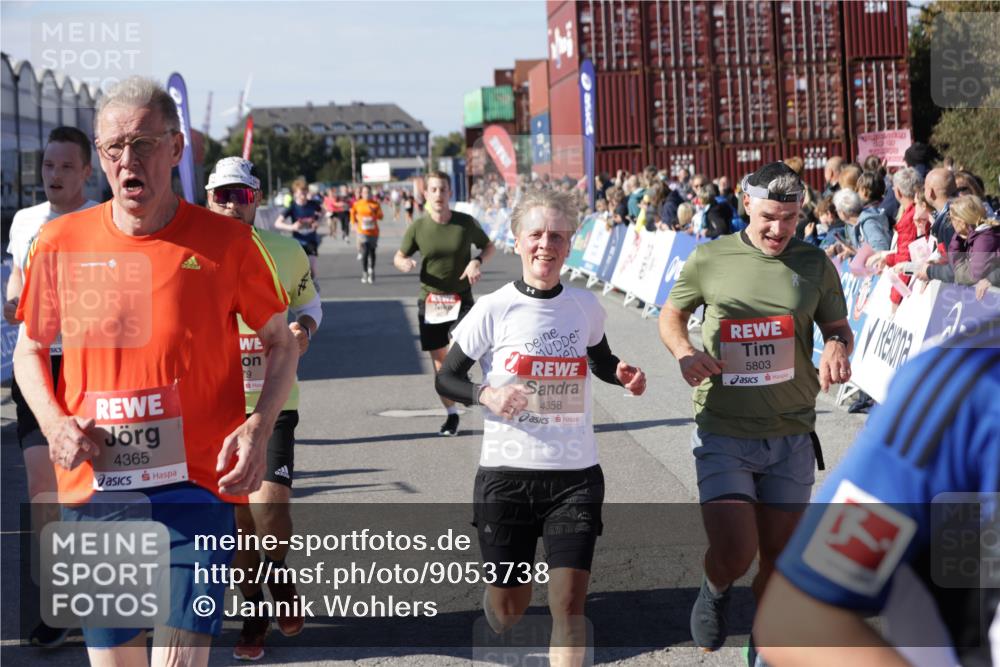 03.10.2025 - Köhlbrandbrückenlauf Jannik Wohlers http://msf.ph/oto/9053738 03.10.2025 13:09:36 Ziel 4212, 4262, 4298, 4358, 4365, 4502, 4614, 5803, 5813, 5907, 6379, 6438, 6481, 6667, 6803 meine-sportfotos.de