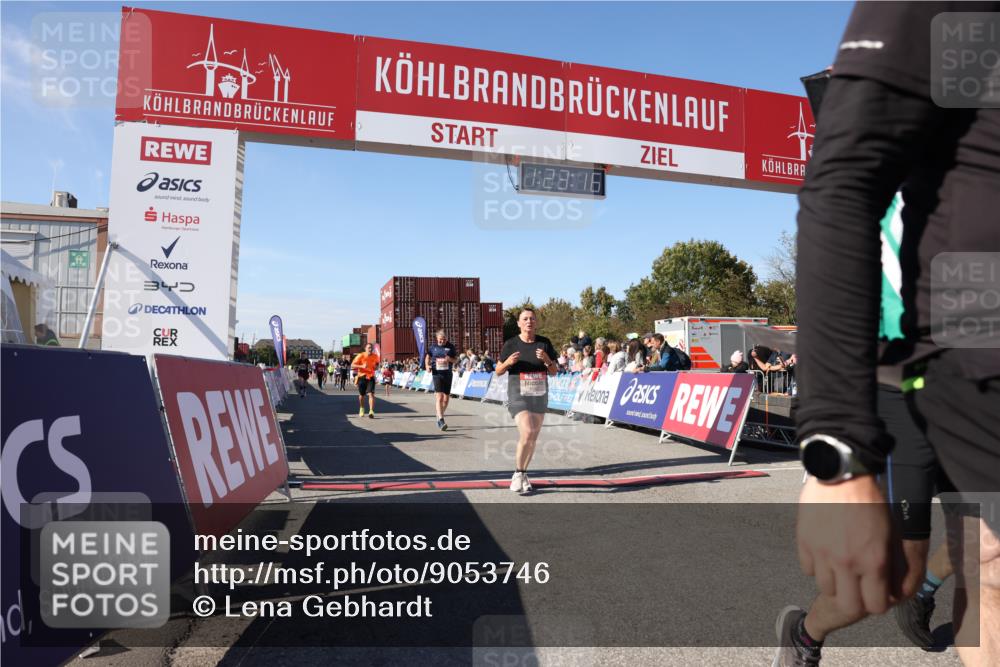 03.10.2025 - Köhlbrandbrückenlauf Lena Gebhardt http://msf.ph/oto/9053746 03.10.2025 13:23:16 Ziel 4339, 4553, 4904, 4905, 4911, 5076, 5573, 5712, 5716, 6071, 6277, 6618, 6619, 6652, 6653 meine-sportfotos.de
