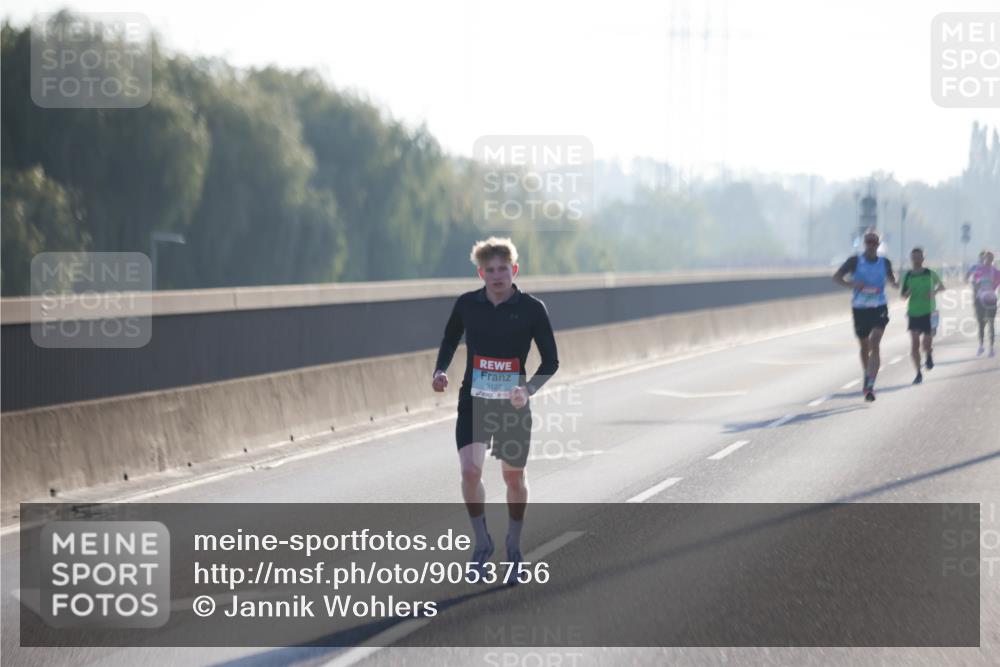 03.10.2025 - Köhlbrandbrückenlauf Jannik Wohlers http://msf.ph/oto/9053756 03.10.2025 09:11:24 Position 3 3127 meine-sportfotos.de