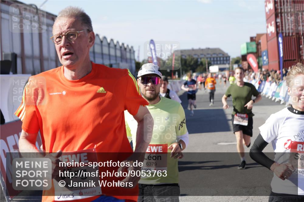 03.10.2025 - Köhlbrandbrückenlauf Jannik Wohlers http://msf.ph/oto/9053763 03.10.2025 13:09:37 Ziel 4262, 4298, 4358, 4365, 4502, 4614, 5803, 5813, 5907, 6379, 6438, 6481, 6667, 6803 meine-sportfotos.de
