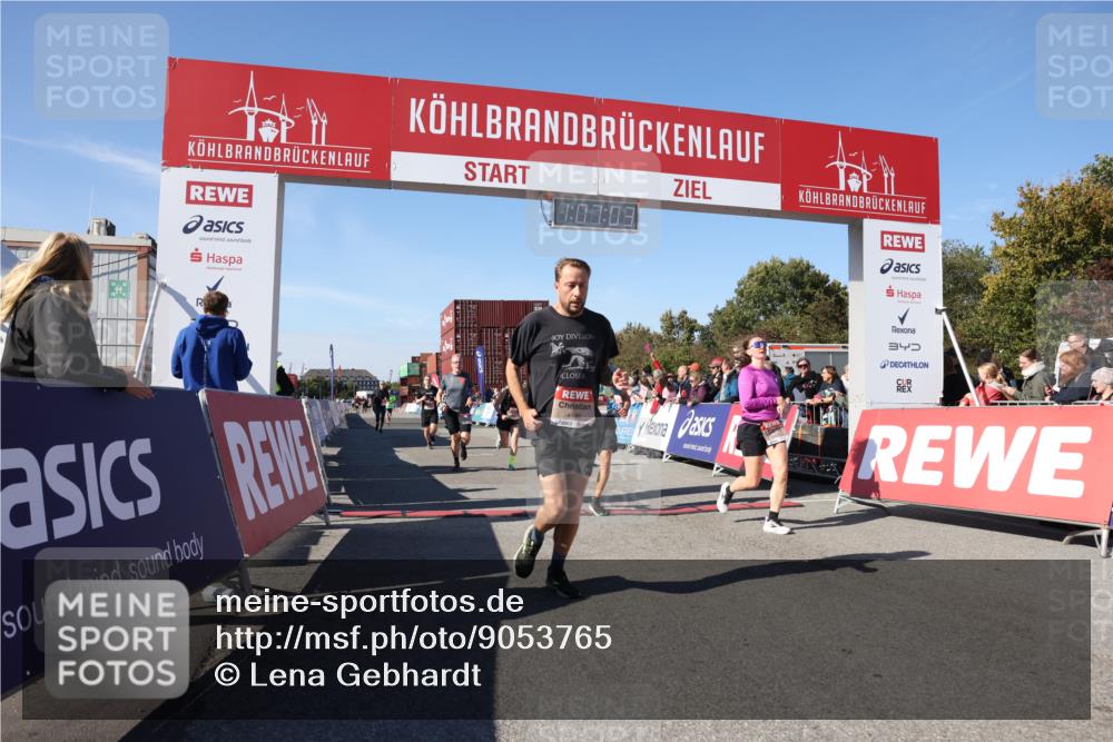 03.10.2025 - Köhlbrandbrückenlauf Lena Gebhardt http://msf.ph/oto/9053765 03.10.2025 13:07:04 Ziel 4152, 4249, 4444, 4451, 4588, 4804, 6065, 6423, 6427, 6799, 6822 meine-sportfotos.de