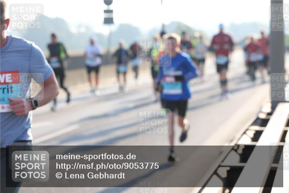 03.10.2025 - Köhlbrandbrückenlauf Lena Gebhardt http://msf.ph/oto/9053775 03.10.2025 09:16:14 Position 1 04 meine-sportfotos.de