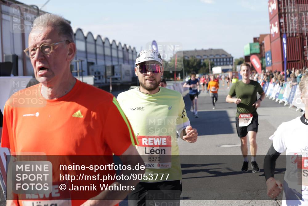 03.10.2025 - Köhlbrandbrückenlauf Jannik Wohlers http://msf.ph/oto/9053777 03.10.2025 13:09:37 Ziel 4262, 4298, 4358, 4365, 4502, 4614, 5803, 5813, 5907, 6379, 6438, 6481, 6667, 6803 meine-sportfotos.de