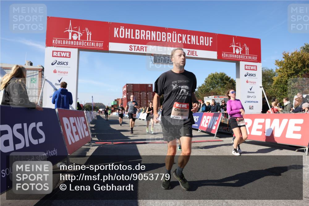 03.10.2025 - Köhlbrandbrückenlauf Lena Gebhardt http://msf.ph/oto/9053779 03.10.2025 13:07:04 Ziel 4152, 4249, 4444, 4451, 4588, 4804, 6065, 6423, 6427, 6799, 6822 meine-sportfotos.de