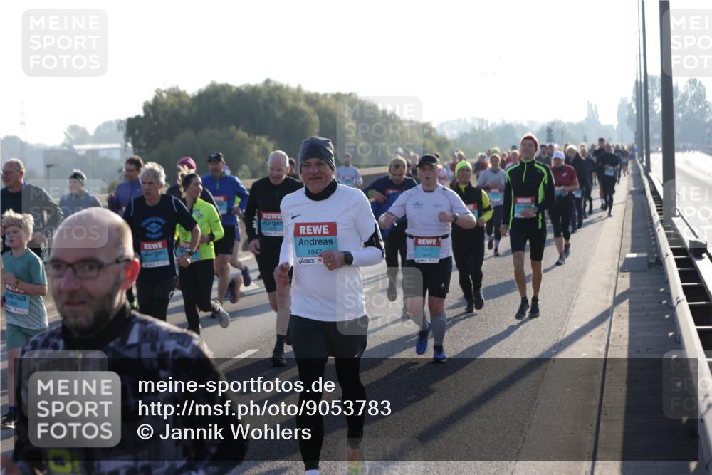 03.10.2025 - Köhlbrandbrückenlauf Jannik Wohlers http://msf.ph/oto/9053783 03.10.2025 09:20:02 Position 3 21, 1947 meine-sportfotos.de