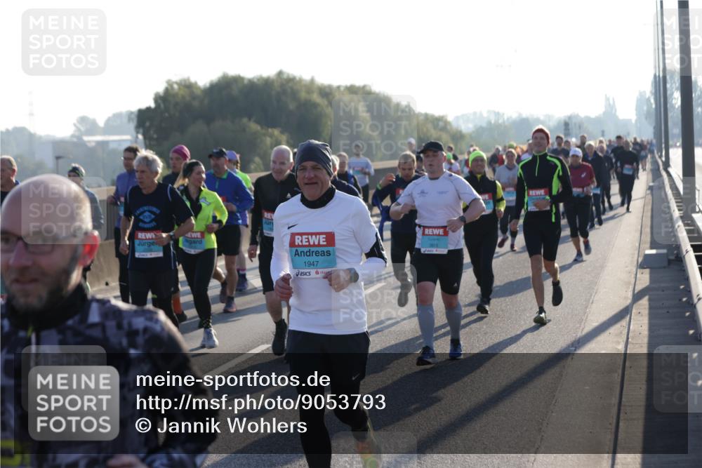 03.10.2025 - Köhlbrandbrückenlauf Jannik Wohlers http://msf.ph/oto/9053793 03.10.2025 09:20:03 Position 3 1947, 3815 meine-sportfotos.de