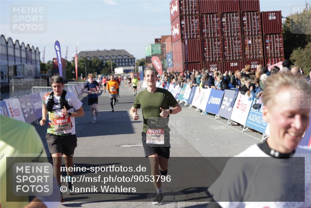 03.10.2025 - Köhlbrandbrückenlauf Jannik Wohlers http://msf.ph/oto/9053796 03.10.2025 13:09:38 Ziel 4262, 4298, 4358, 4365, 4502, 4614, 5803, 5813, 5907, 6379, 6438, 6481, 6667, 6803 meine-sportfotos.de