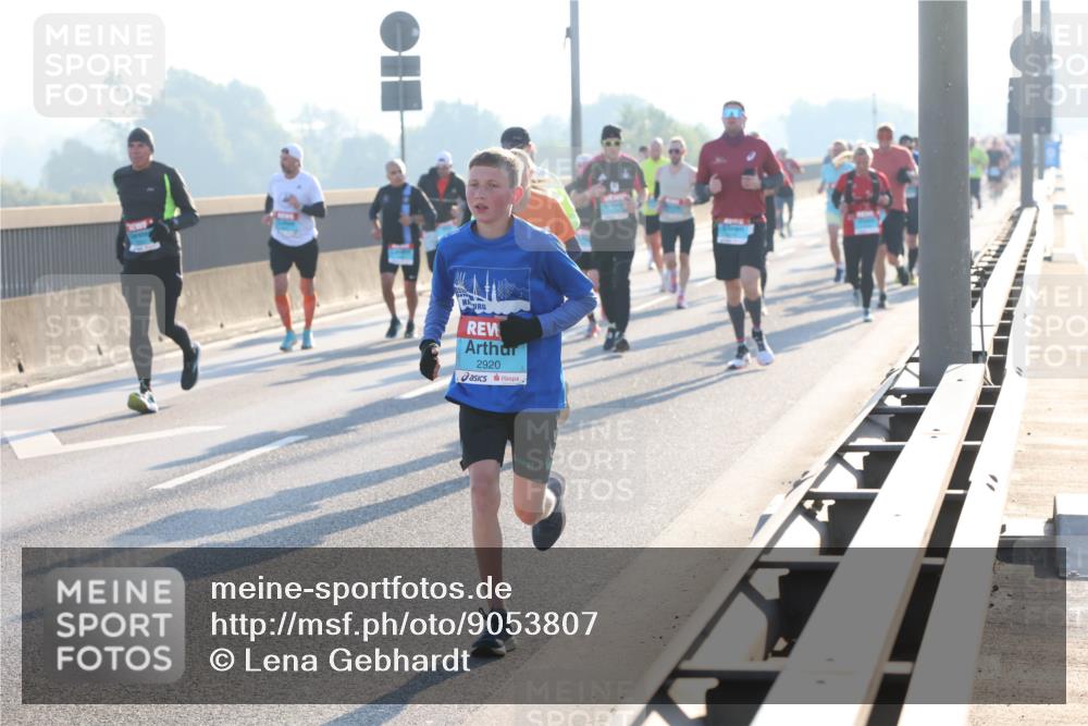 03.10.2025 - Köhlbrandbrückenlauf Lena Gebhardt http://msf.ph/oto/9053807 03.10.2025 09:16:15 Position 1 2920 meine-sportfotos.de