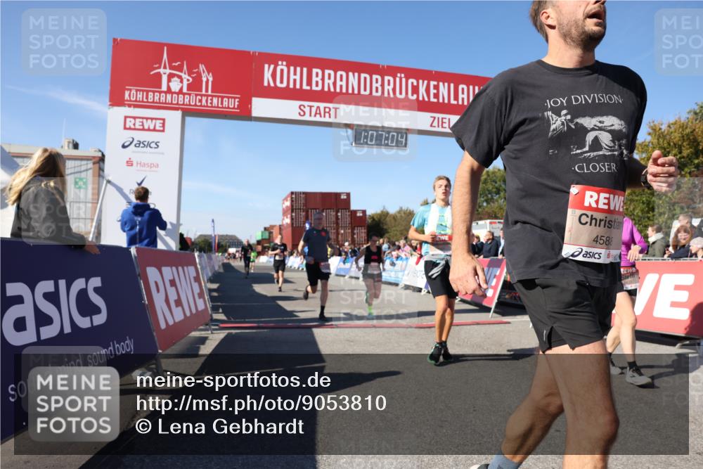 03.10.2025 - Köhlbrandbrückenlauf Lena Gebhardt http://msf.ph/oto/9053810 03.10.2025 13:07:04 Ziel 4152, 4249, 4444, 4451, 4588, 4804, 6065, 6423, 6427, 6799, 6822 meine-sportfotos.de