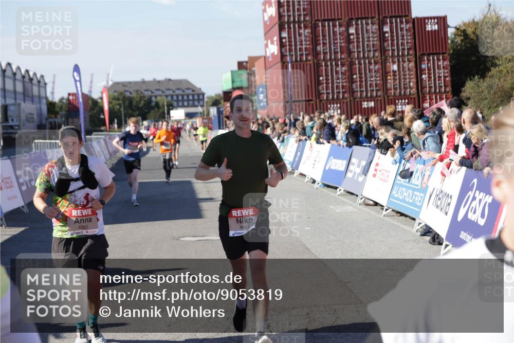 03.10.2025 - Köhlbrandbrückenlauf Jannik Wohlers http://msf.ph/oto/9053819 03.10.2025 13:09:38 Ziel 4262, 4298, 4358, 4365, 4502, 4614, 5803, 5813, 5907, 6379, 6438, 6481, 6667, 6803 meine-sportfotos.de
