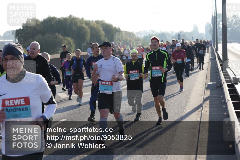 03.10.2025 - Köhlbrandbrückenlauf Jannik Wohlers http://msf.ph/oto/9053825 03.10.2025 09:20:03 Position 3 1947, 3815, 1464, 1201 meine-sportfotos.de