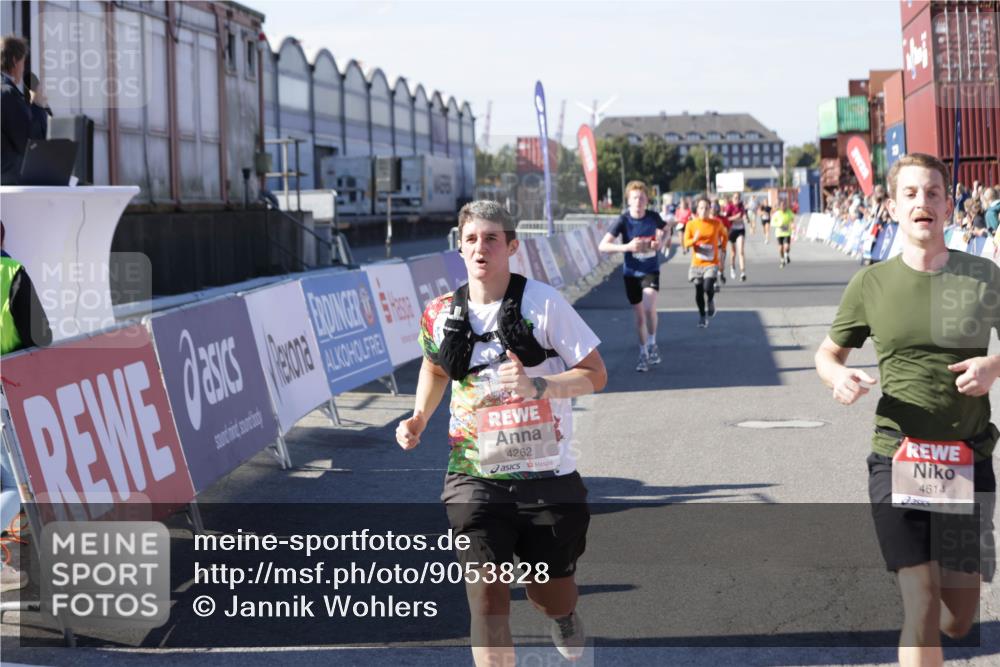 03.10.2025 - Köhlbrandbrückenlauf Jannik Wohlers http://msf.ph/oto/9053828 03.10.2025 13:09:39 Ziel 4262, 4298, 4358, 4365, 4502, 4614, 5803, 5813, 5907, 6379, 6438, 6481, 6667, 6803 meine-sportfotos.de