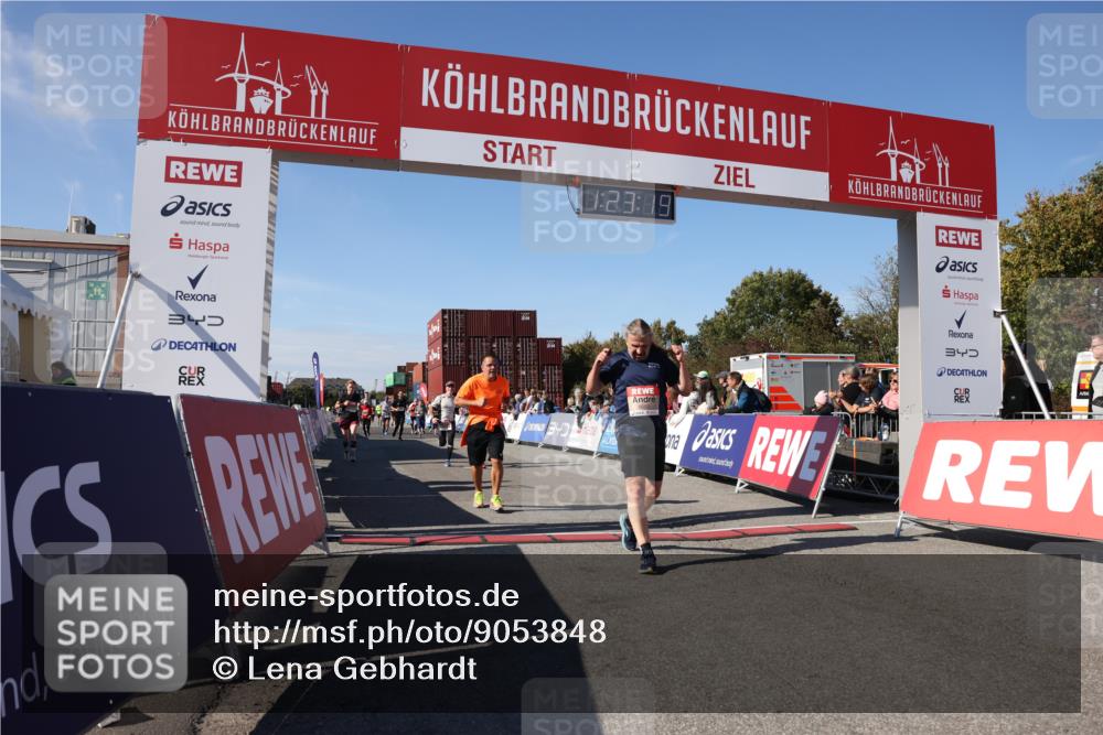 03.10.2025 - Köhlbrandbrückenlauf Lena Gebhardt http://msf.ph/oto/9053848 03.10.2025 13:23:19 Ziel 4339, 4553, 4904, 4905, 4911, 5076, 5573, 5716, 6277, 6618, 6619, 6652, 6653 meine-sportfotos.de
