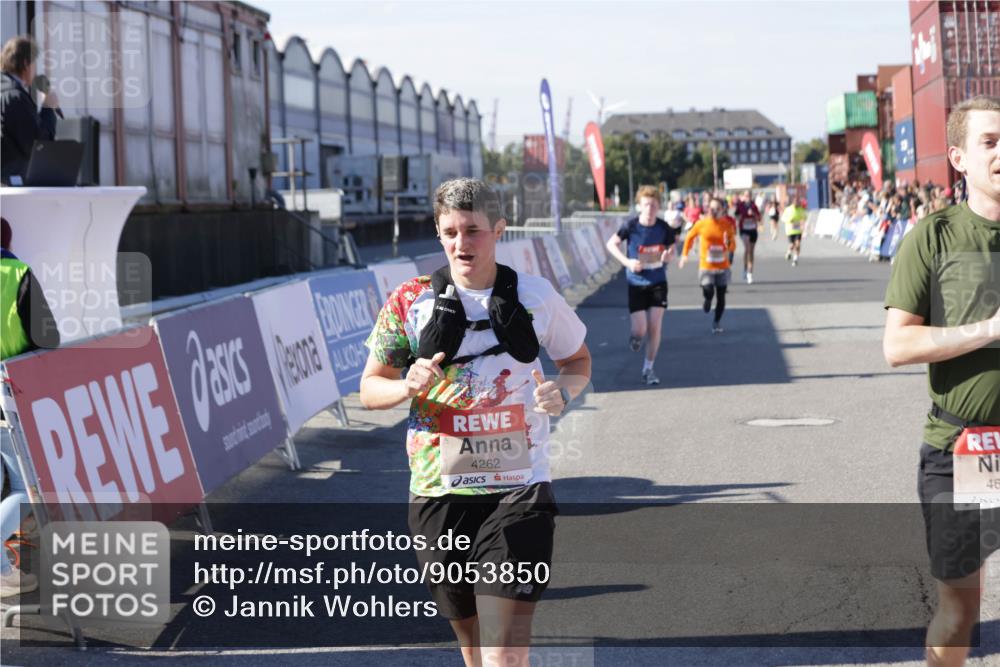 03.10.2025 - Köhlbrandbrückenlauf Jannik Wohlers http://msf.ph/oto/9053850 03.10.2025 13:09:39 Ziel 4262, 4298, 4358, 4365, 4502, 4614, 5803, 5813, 5907, 6379, 6438, 6481, 6667, 6803 meine-sportfotos.de