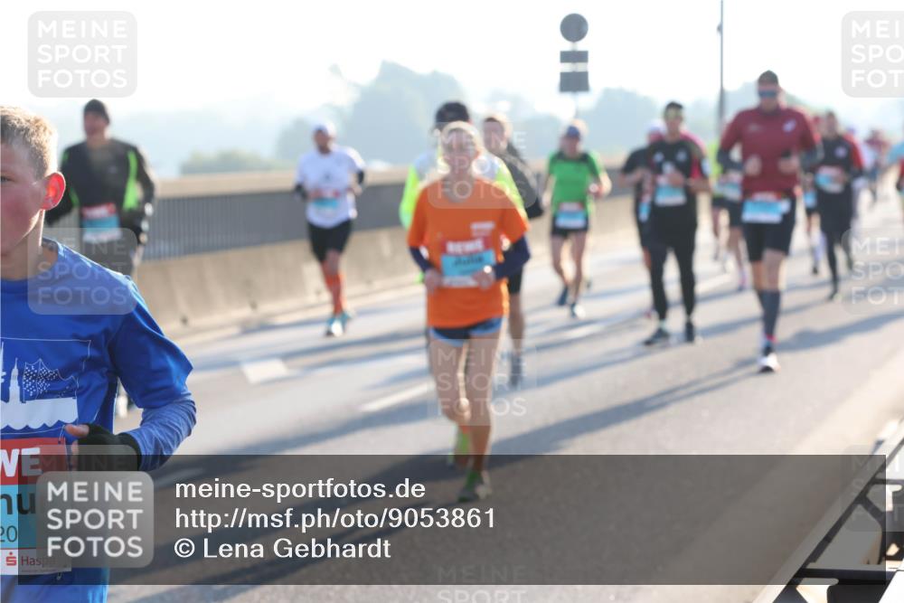 03.10.2025 - Köhlbrandbrückenlauf Lena Gebhardt http://msf.ph/oto/9053861 03.10.2025 09:16:17 Position 1 20 meine-sportfotos.de