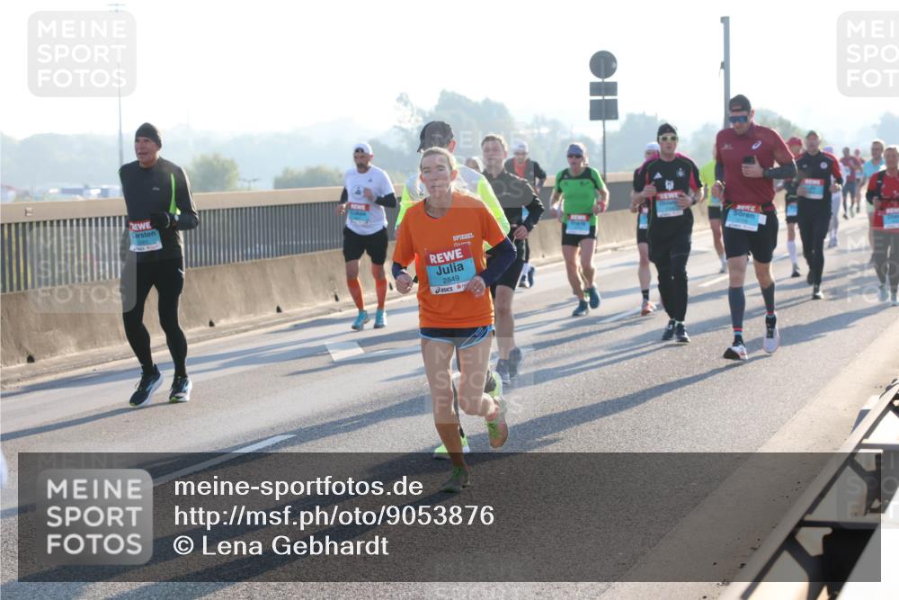 03.10.2025 - Köhlbrandbrückenlauf Lena Gebhardt http://msf.ph/oto/9053876 03.10.2025 09:16:17 Position 1 2849 meine-sportfotos.de
