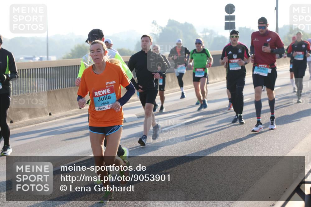 03.10.2025 - Köhlbrandbrückenlauf Lena Gebhardt http://msf.ph/oto/9053901 03.10.2025 09:16:18 Position 1 2849 meine-sportfotos.de
