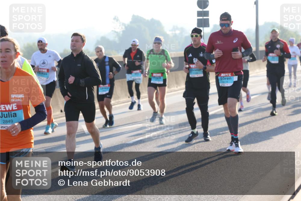 03.10.2025 - Köhlbrandbrückenlauf Lena Gebhardt http://msf.ph/oto/9053908 03.10.2025 09:16:18 Position 1 2849, 1109, 3118 meine-sportfotos.de