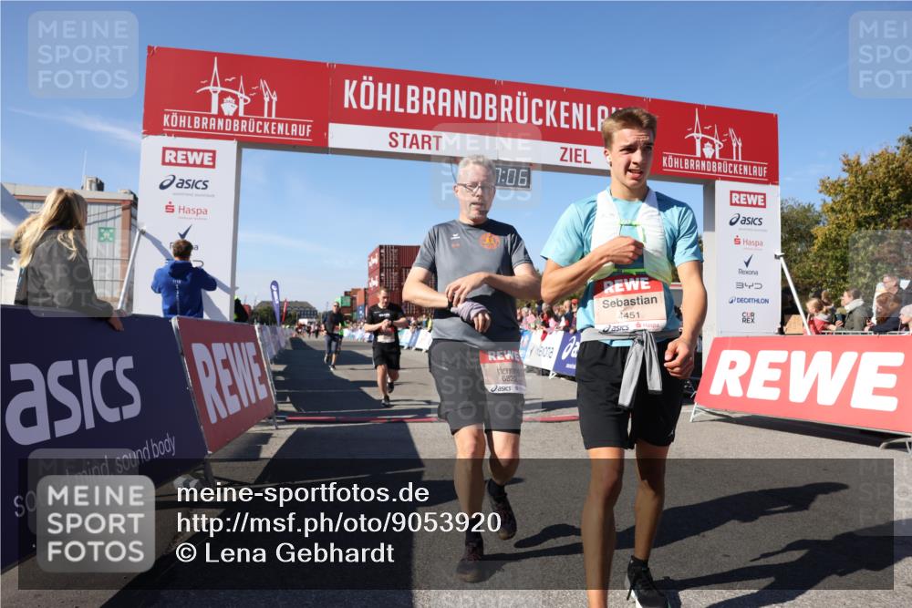 03.10.2025 - Köhlbrandbrückenlauf Lena Gebhardt http://msf.ph/oto/9053920 03.10.2025 13:07:06 Ziel 4152, 4249, 4444, 4451, 4588, 4804, 6065, 6302, 6423, 6427, 6467, 6799, 6822 meine-sportfotos.de