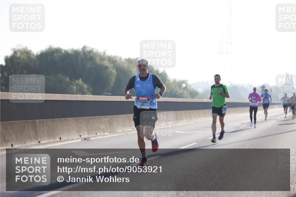 03.10.2025 - Köhlbrandbrückenlauf Jannik Wohlers http://msf.ph/oto/9053921 03.10.2025 09:11:31 Position 3 1041 meine-sportfotos.de