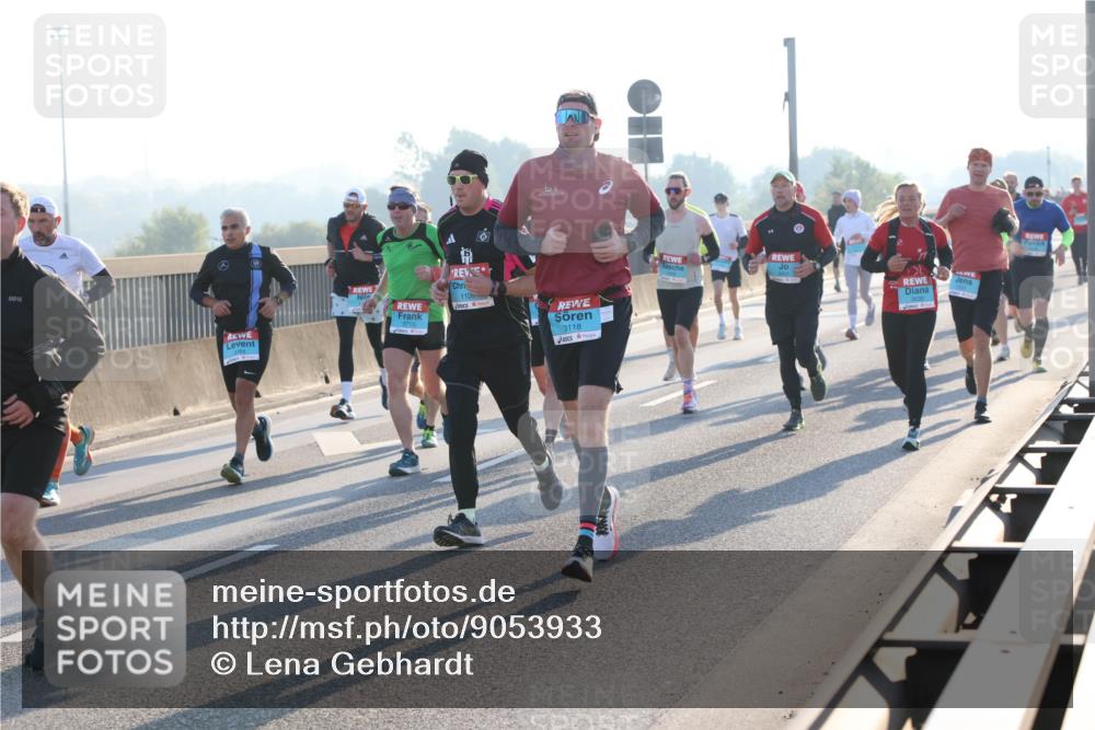 03.10.2025 - Köhlbrandbrückenlauf Lena Gebhardt http://msf.ph/oto/9053933 03.10.2025 09:16:19 Position 1 1109, 3118 meine-sportfotos.de