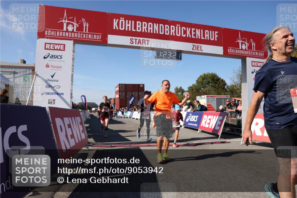 03.10.2025 - Köhlbrandbrückenlauf Lena Gebhardt http://msf.ph/oto/9053942 03.10.2025 13:23:21 Ziel 4339, 4553, 4887, 4911, 5076, 5114, 6277, 6291, 6618, 6619, 6652, 6653 meine-sportfotos.de