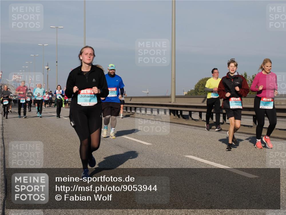 03.10.2025 - Köhlbrandbrückenlauf Fabian Wolf http://msf.ph/oto/9053944 03.10.2025 10:02:32 Position 3 3555, 2142, 3635, 3783 meine-sportfotos.de