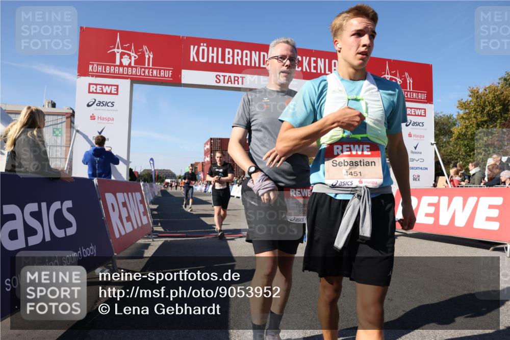 03.10.2025 - Köhlbrandbrückenlauf Lena Gebhardt http://msf.ph/oto/9053952 03.10.2025 13:07:07 Ziel 4152, 4249, 4444, 4451, 4588, 4804, 6065, 6302, 6423, 6427, 6467, 6799, 6822 meine-sportfotos.de