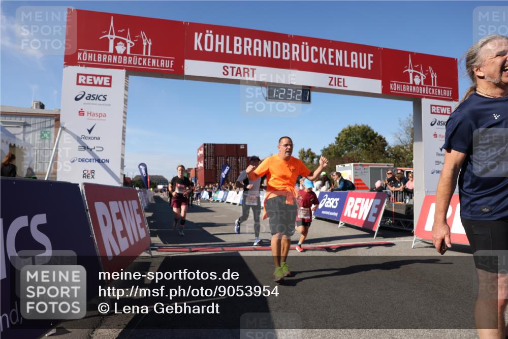 03.10.2025 - Köhlbrandbrückenlauf Lena Gebhardt http://msf.ph/oto/9053954 03.10.2025 13:23:21 Ziel 4339, 4553, 4887, 4911, 5076, 5114, 6277, 6291, 6618, 6619, 6652, 6653 meine-sportfotos.de