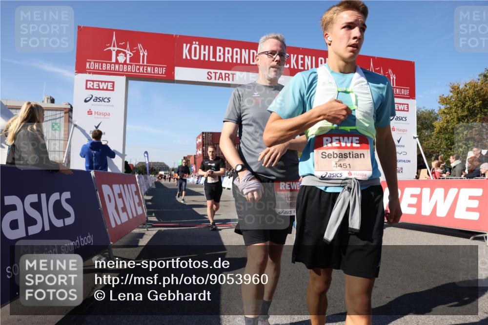 03.10.2025 - Köhlbrandbrückenlauf Lena Gebhardt http://msf.ph/oto/9053960 03.10.2025 13:07:07 Ziel 4152, 4249, 4444, 4451, 4588, 4804, 6065, 6302, 6423, 6427, 6467, 6799, 6822 meine-sportfotos.de