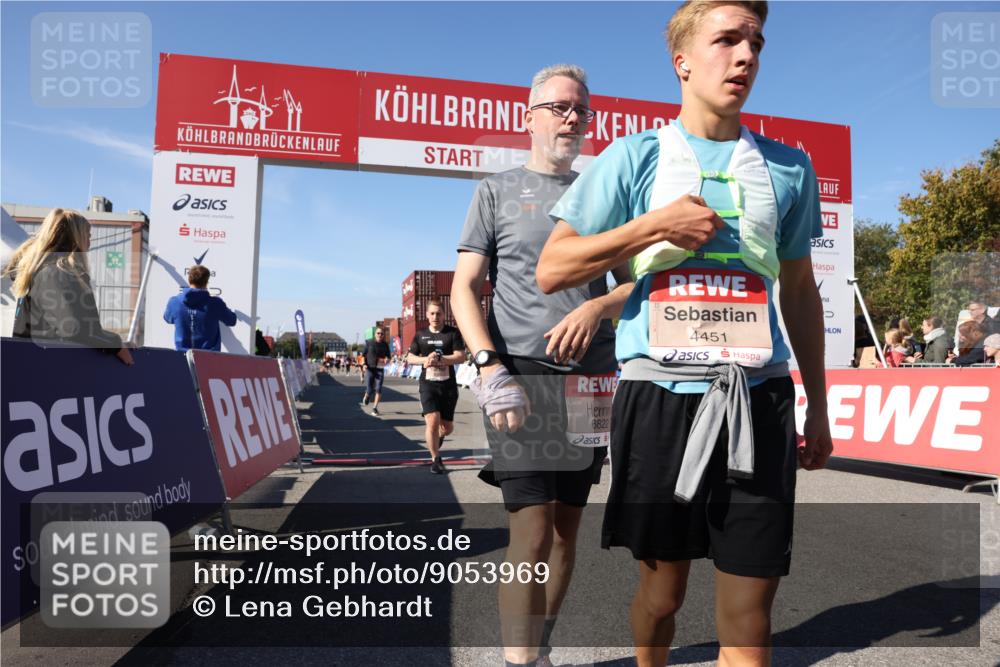 03.10.2025 - Köhlbrandbrückenlauf Lena Gebhardt http://msf.ph/oto/9053969 03.10.2025 13:07:07 Ziel 4152, 4249, 4444, 4451, 4588, 4804, 6065, 6302, 6423, 6427, 6467, 6799, 6822 meine-sportfotos.de