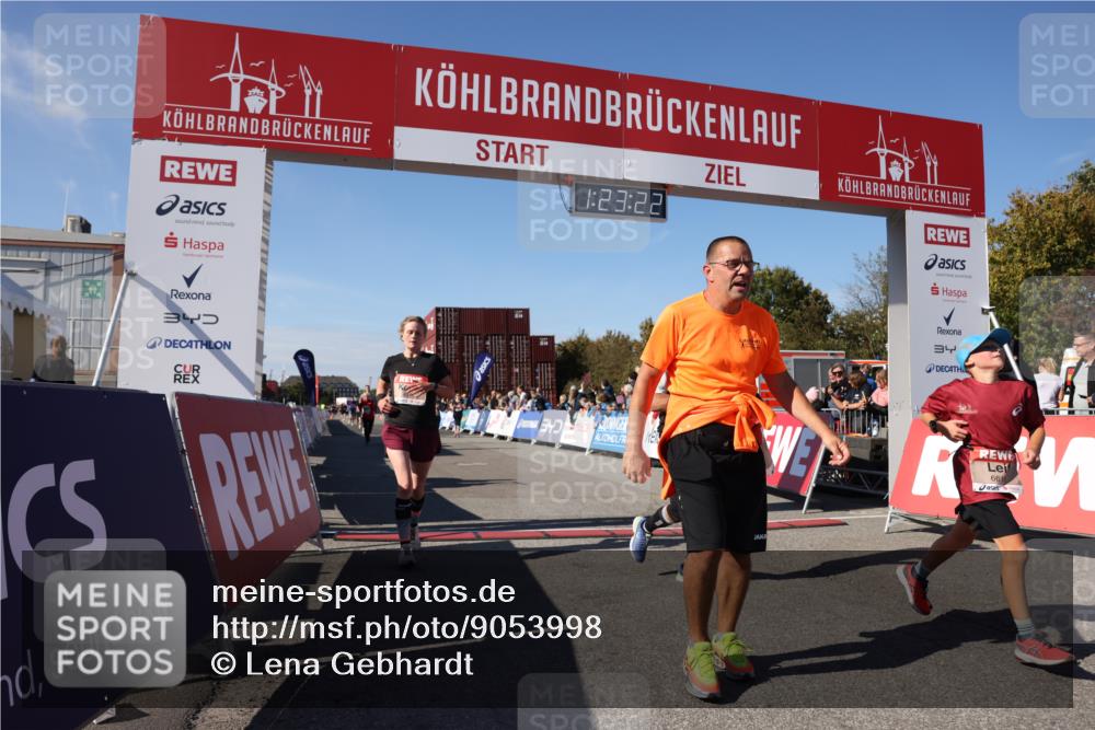 03.10.2025 - Köhlbrandbrückenlauf Lena Gebhardt http://msf.ph/oto/9053998 03.10.2025 13:23:22 Ziel 4339, 4553, 4887, 4911, 5076, 5114, 6277, 6291, 6618, 6619, 6652, 6653 meine-sportfotos.de