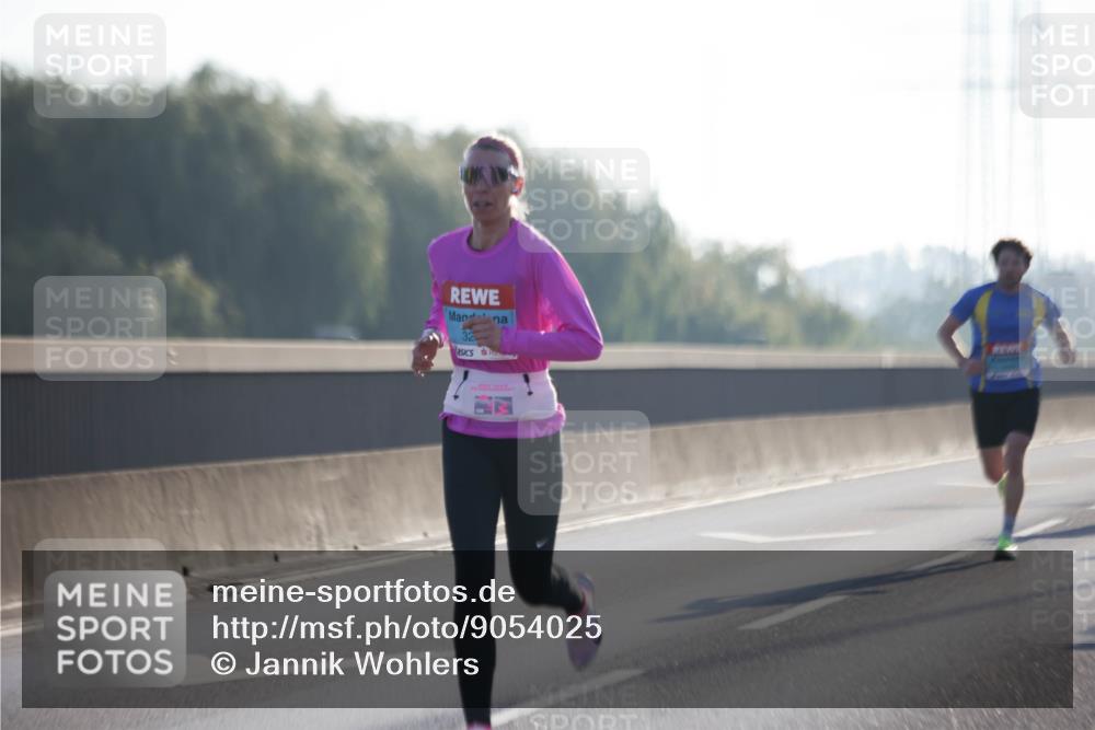 03.10.2025 - Köhlbrandbrückenlauf Jannik Wohlers http://msf.ph/oto/9054025 03.10.2025 09:11:37 Position 3  meine-sportfotos.de