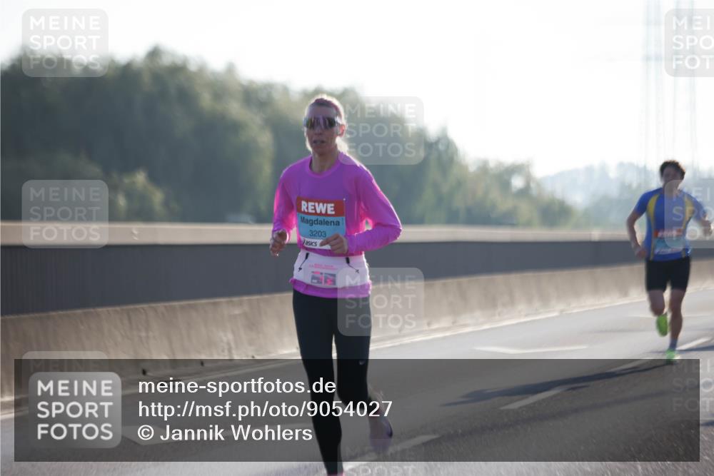 03.10.2025 - Köhlbrandbrückenlauf Jannik Wohlers http://msf.ph/oto/9054027 03.10.2025 09:11:37 Position 3 3203 meine-sportfotos.de