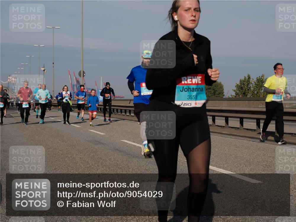 03.10.2025 - Köhlbrandbrückenlauf Fabian Wolf http://msf.ph/oto/9054029 03.10.2025 10:02:33 Position 3 2142, 3555 meine-sportfotos.de