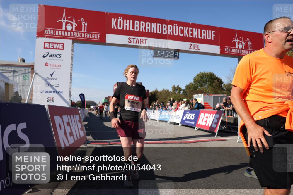 03.10.2025 - Köhlbrandbrückenlauf Lena Gebhardt http://msf.ph/oto/9054043 03.10.2025 13:23:23 Ziel 4339, 4477, 4553, 4887, 4911, 5003, 5114, 6277, 6291, 6618, 6619, 6652, 6653 meine-sportfotos.de