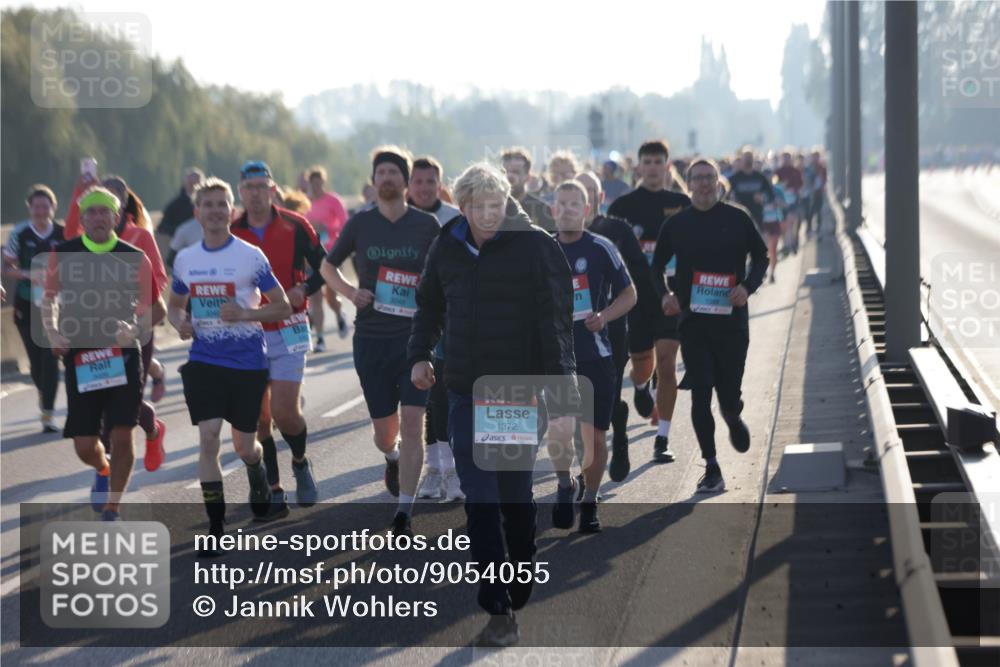 03.10.2025 - Köhlbrandbrückenlauf Jannik Wohlers http://msf.ph/oto/9054055 03.10.2025 09:20:08 Position 3 1568, 1372 meine-sportfotos.de
