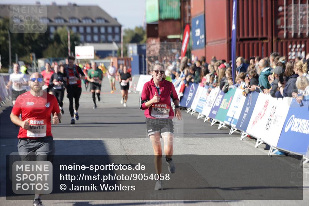 03.10.2025 - Köhlbrandbrückenlauf Jannik Wohlers http://msf.ph/oto/9054058 03.10.2025 13:09:44 Ziel 4262, 4358, 4365, 4502, 4614, 5803, 5813, 5907, 5941, 6308, 6379, 6438, 6659, 6803 meine-sportfotos.de