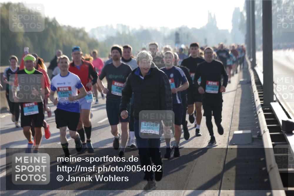 03.10.2025 - Köhlbrandbrückenlauf Jannik Wohlers http://msf.ph/oto/9054062 03.10.2025 09:20:08 Position 3 1372 meine-sportfotos.de