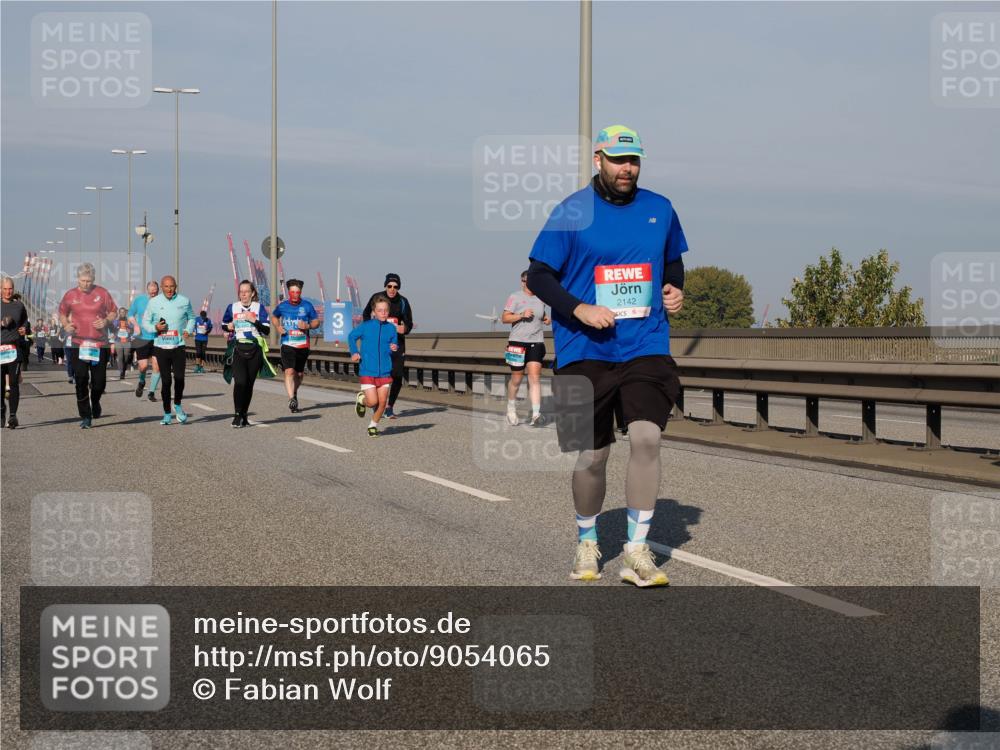 03.10.2025 - Köhlbrandbrückenlauf Fabian Wolf http://msf.ph/oto/9054065 03.10.2025 10:02:34 Position 3 3, 2142 meine-sportfotos.de