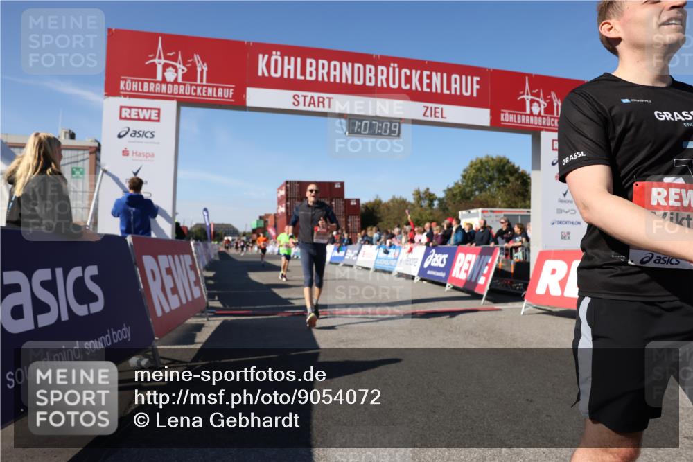 03.10.2025 - Köhlbrandbrückenlauf Lena Gebhardt http://msf.ph/oto/9054072 03.10.2025 13:07:10 Ziel 4444, 4451, 4588, 4804, 6065, 6302, 6423, 6427, 6467, 6822 meine-sportfotos.de