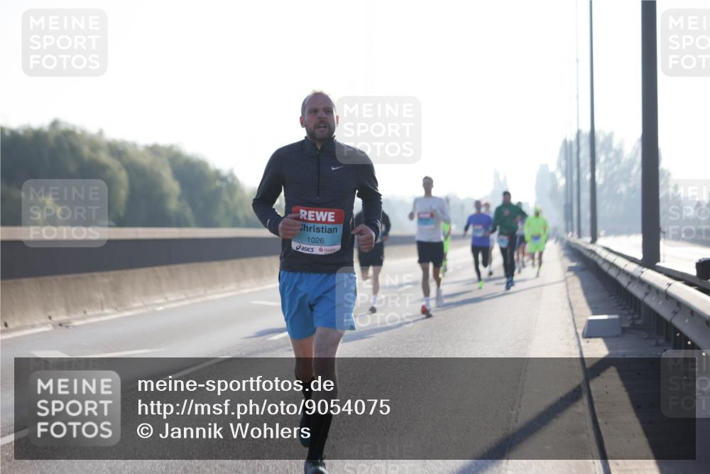 03.10.2025 - Köhlbrandbrückenlauf Jannik Wohlers http://msf.ph/oto/9054075 03.10.2025 09:11:48 Position 3 1026 meine-sportfotos.de