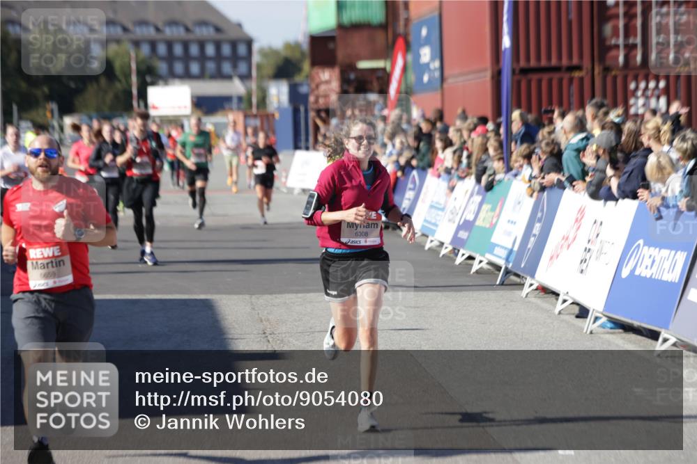 03.10.2025 - Köhlbrandbrückenlauf Jannik Wohlers http://msf.ph/oto/9054080 03.10.2025 13:09:44 Ziel 4262, 4358, 4365, 4502, 4614, 5803, 5813, 5907, 5941, 6308, 6379, 6438, 6659, 6803 meine-sportfotos.de