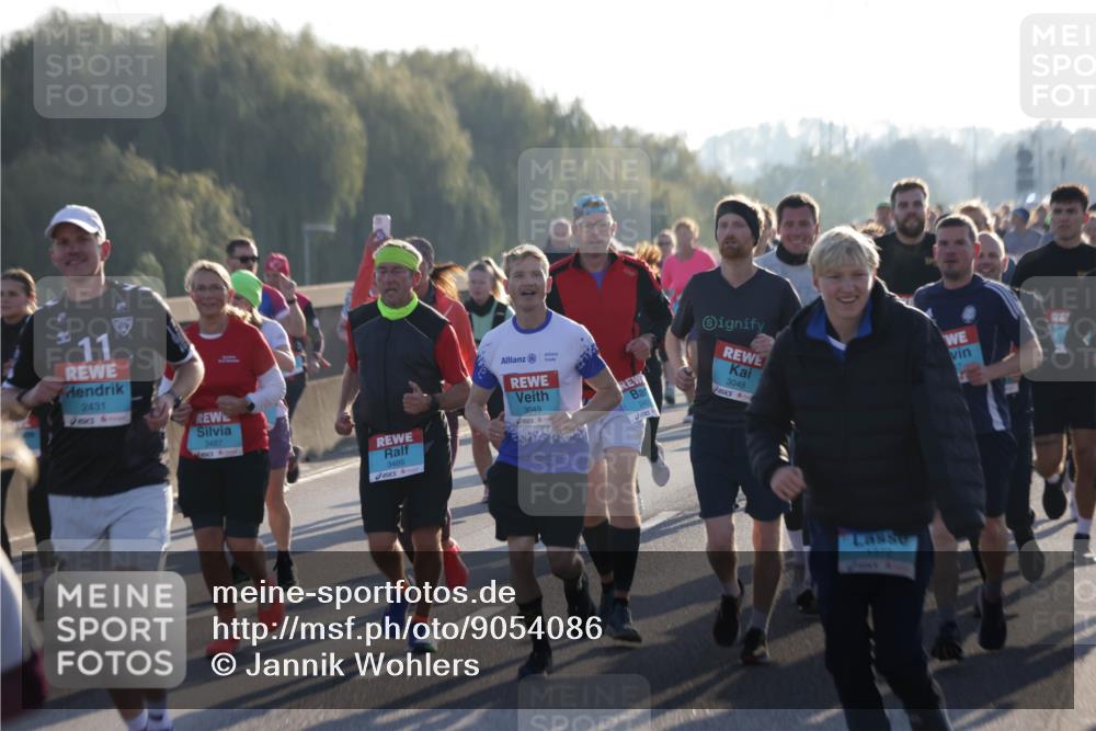 03.10.2025 - Köhlbrandbrückenlauf Jannik Wohlers http://msf.ph/oto/9054086 03.10.2025 09:20:09 Position 3 11, 2431, 3487, 3486, 3049, 3048, 1370 meine-sportfotos.de