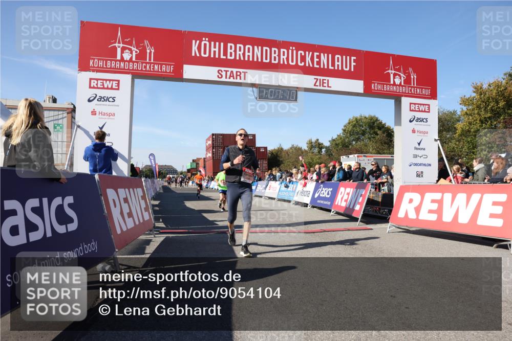 03.10.2025 - Köhlbrandbrückenlauf Lena Gebhardt http://msf.ph/oto/9054104 03.10.2025 13:07:10 Ziel 4444, 4451, 4588, 4804, 6065, 6302, 6423, 6427, 6467, 6822 meine-sportfotos.de